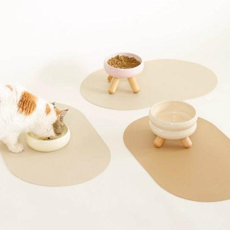 Plain water & oil resistant pet food mat